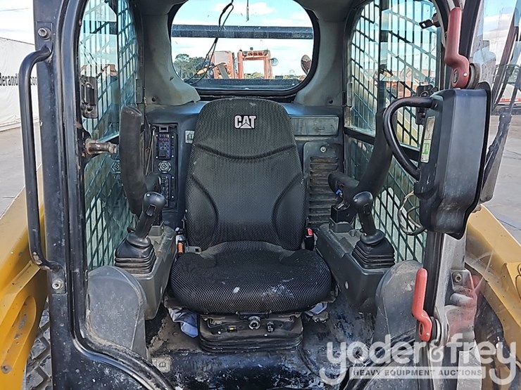 2019-caterpillar-262d3-image-18