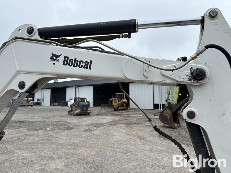 2005-bobcat-337g-image-18
