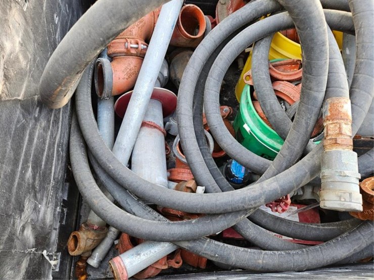 #3154-•-crate-with-valve-&-hoses-image-5