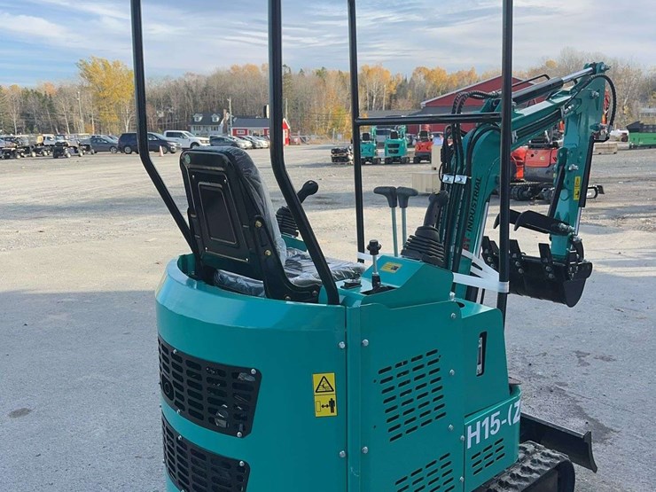 2025-agt-h15z-mini-excavator-image-5