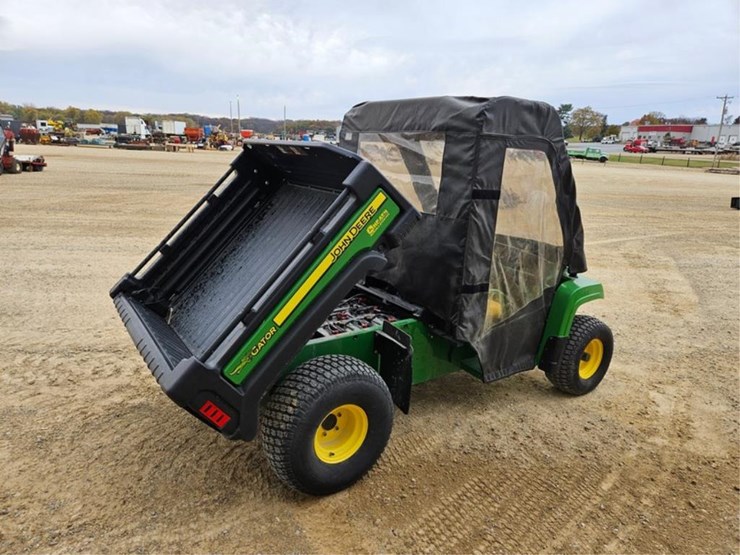 2011-john-deere-gator-image-11