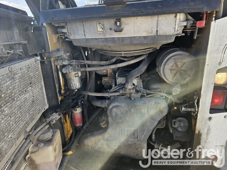 2018-caterpillar-272d2-image-17