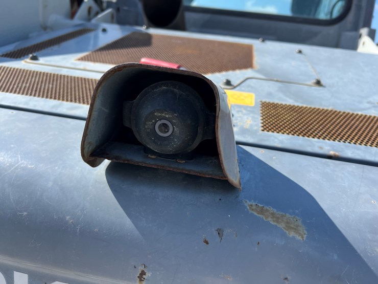 2018-takeuchi-tl12r2-image-17