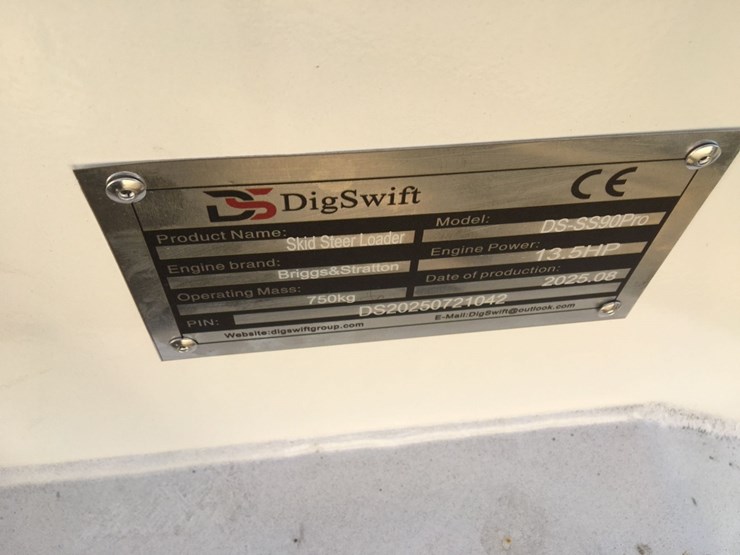 unused-2025-digswift-ds-ss90pro-ride-on-compact-image-10