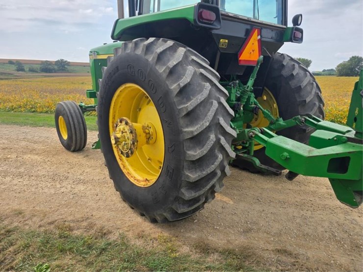 john-deere-4455-image-4