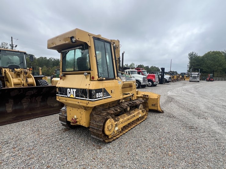 2003-caterpillar-d3g-xl-image-5