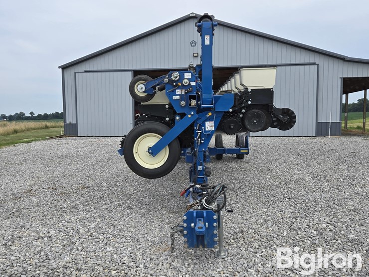 2023-kinze-3605-image-2