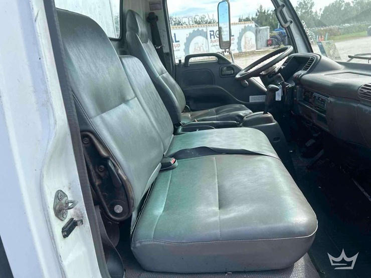 2002-isuzu-npr-image-20