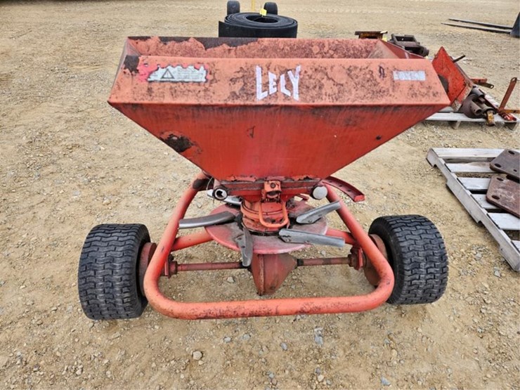 #3113-•-lely-pull-type-broad-cast-seeder-image-4