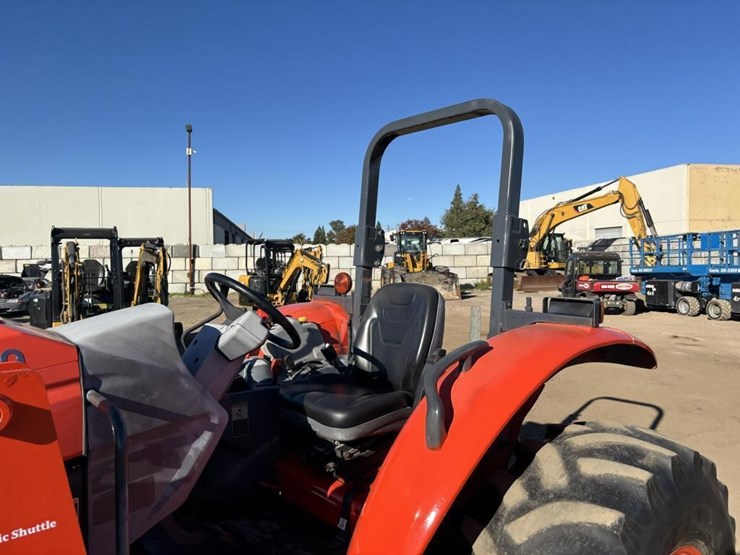 2018-kubota-m5-111d-image-24