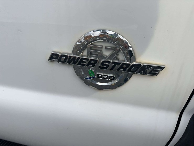 2016-ford-f550-xl-image-14