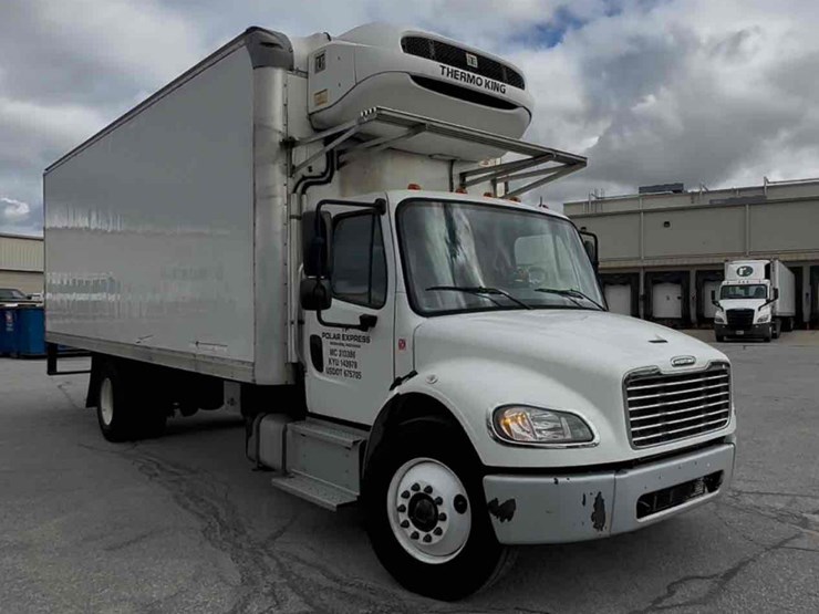 2020-freightliner-m2-106-image-2