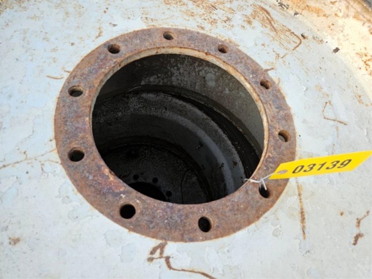 #3139-•-(2)-60/60/30.5-floater-tires-&-rims-image-5