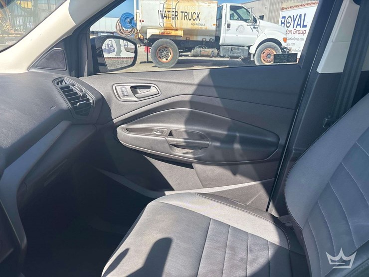 2019-ford-escape-image-17