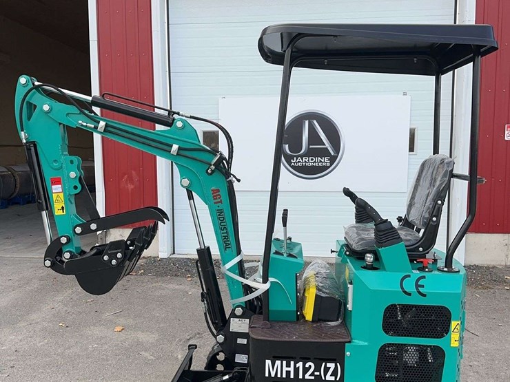 2025-agt-mh12z-mini-excavator-image-8