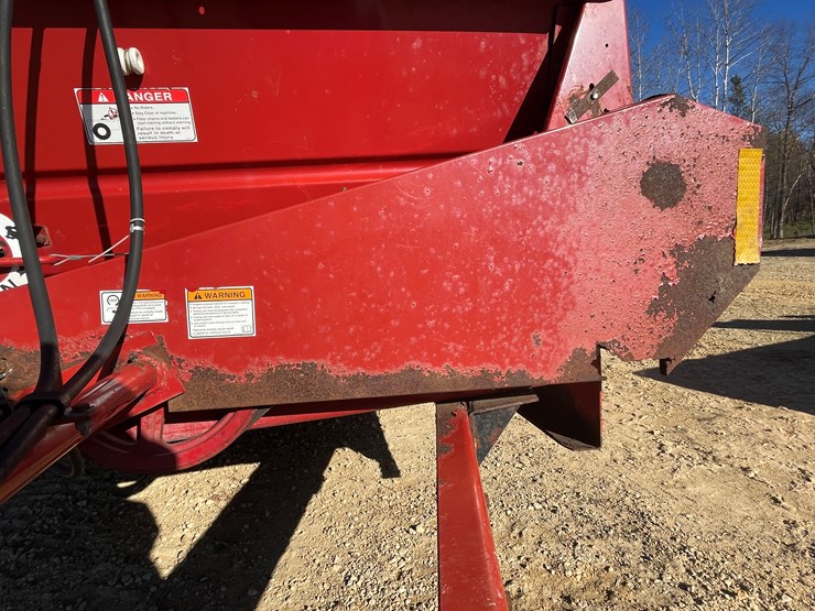 new-holland-195-image-9