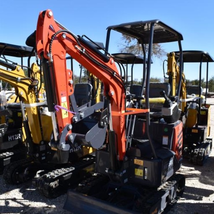 CFG MX15RX MINI EXCAVATOR (SERIAL # MX15RX2025X002079) (K)