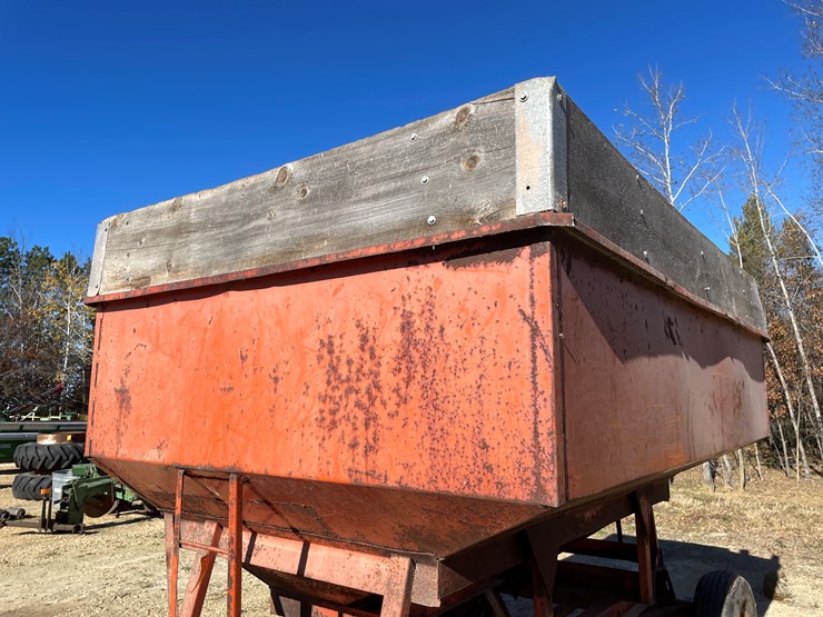 #5931-•-gravity-box-on-running-gear-image-17