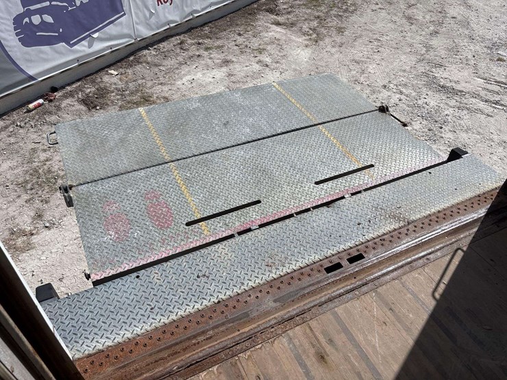 2018-isuzu-ftr-image-13