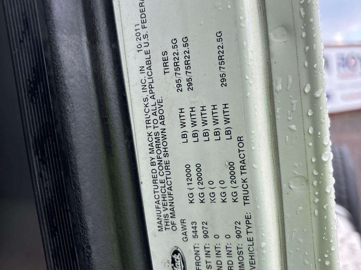 2012-mack-cxu613-day-cab-t/a-wet-kit-truck-tractor-image-24