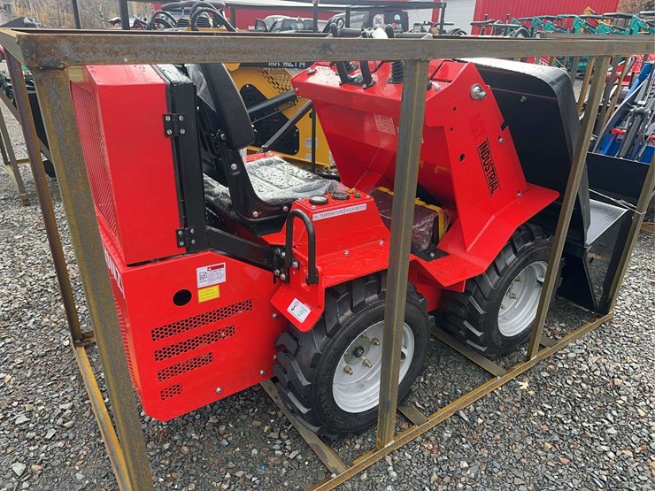 2025-agt-sda-140wz-compact-wheel-loader-image-3