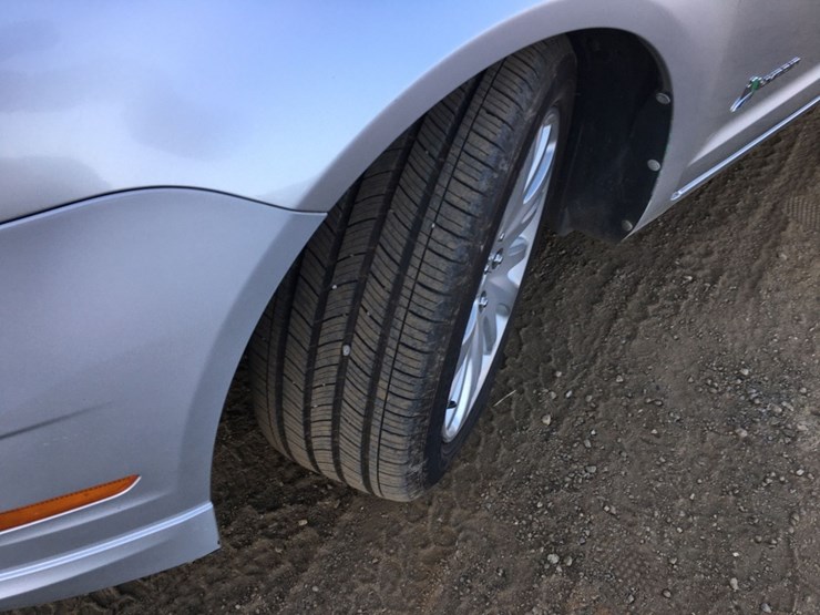 2011-ford-fusion-hybrid-sedan,-image-13