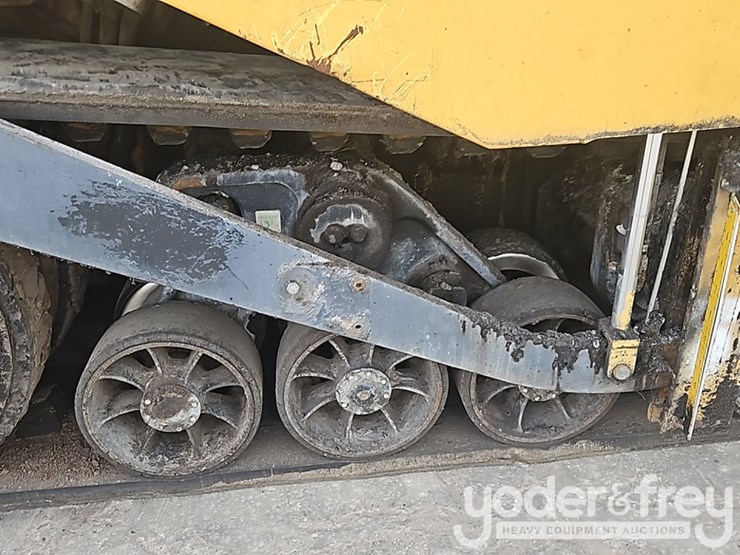 2012-caterpillar-ap-1055e-image-12