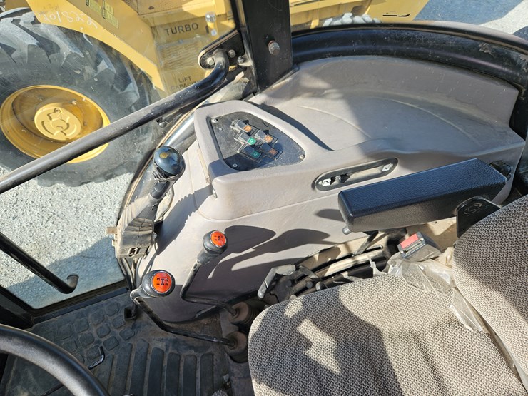 2009-case-ih-farmall-95-image-11