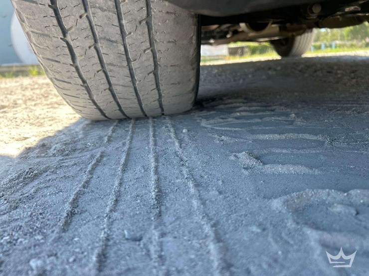 2014-ford-explorer-image-32