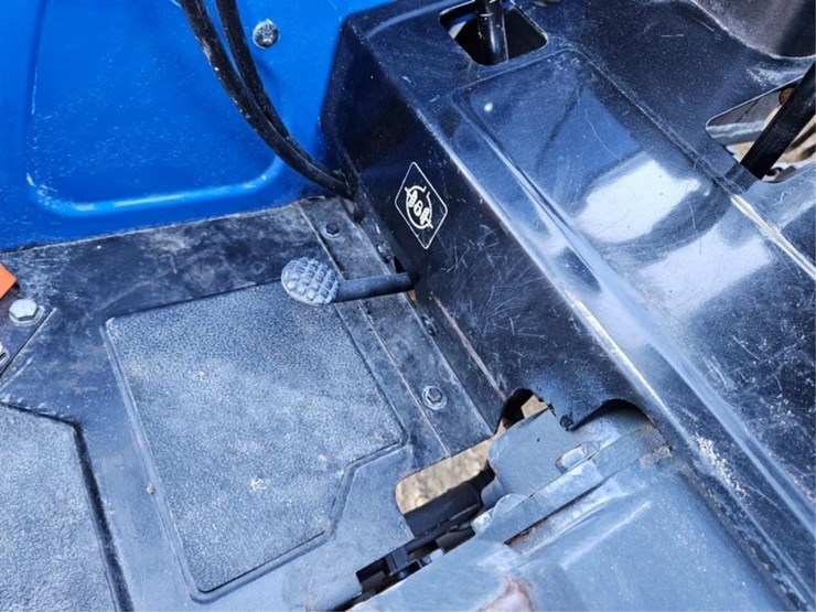 new-holland-tn65-image-44