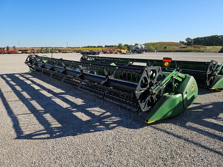 2010-john-deere-635f-image-1