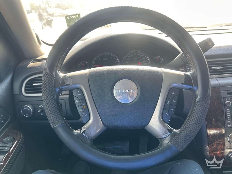 2011-gmc-yukon-xl-denali-image-13