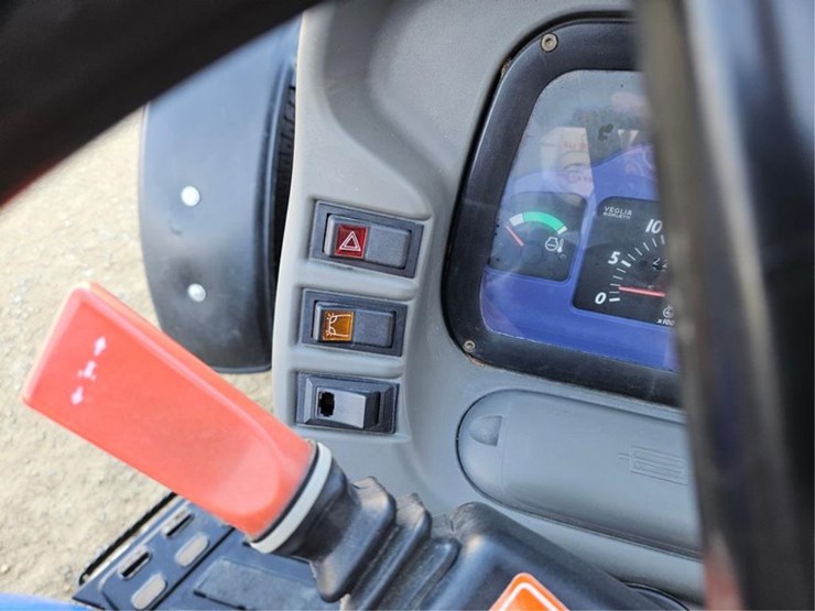 new-holland-tn65-image-29