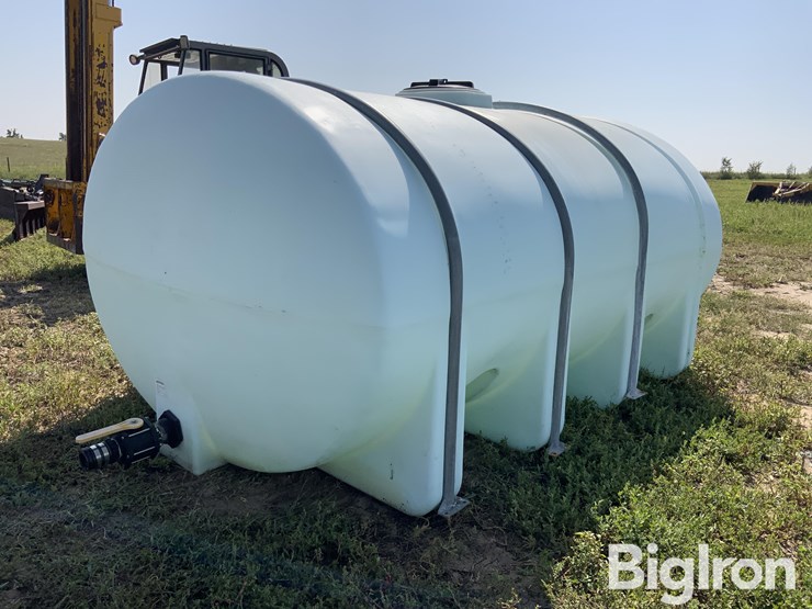 2550-gallon-poly-tank-image-1
