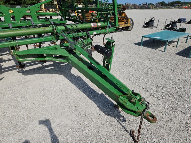 john-deere-2210-image-2