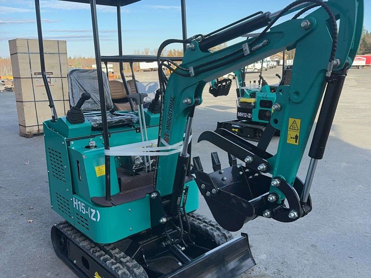 2025-agt-h15z-mini-excavator-image-3
