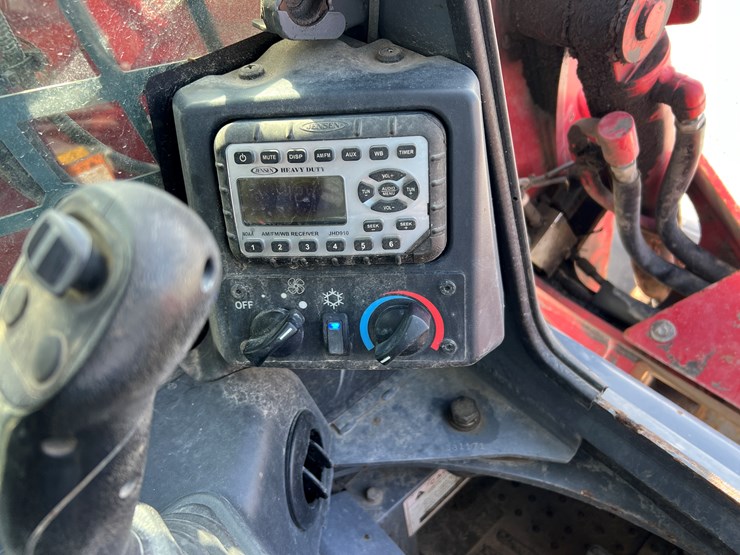 2018-takeuchi-tl12r2-image-10