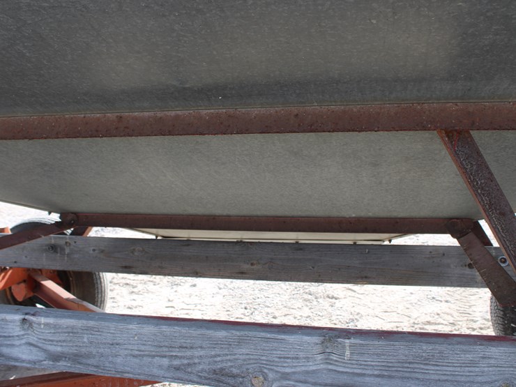 new-holland-180-image-19