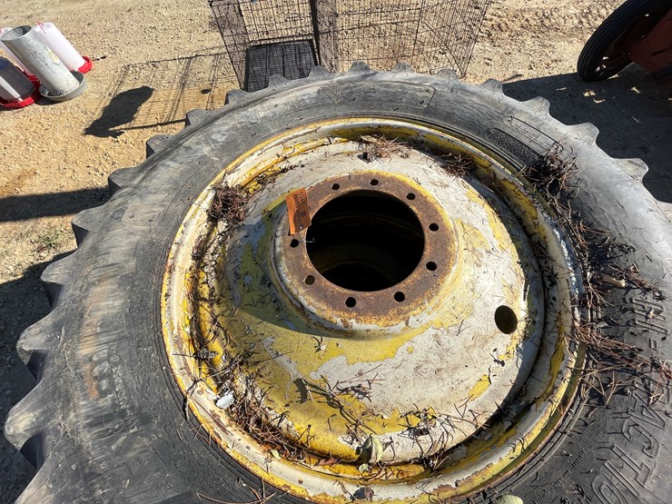 #5945-•-(2)-titan-18.4-38-bolt-on-duals-image-6