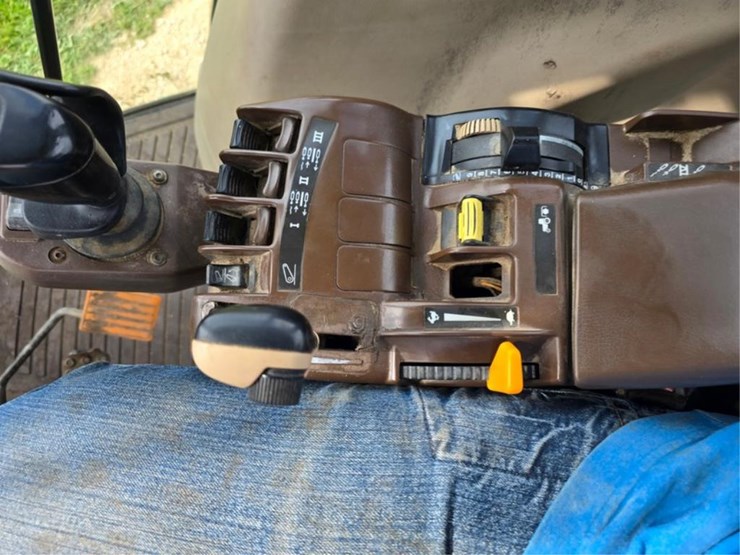 john-deere-7520-image-48