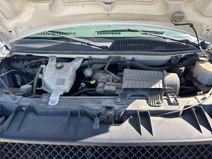 2012-chevrolet-express-3500-passenger-van-image-8