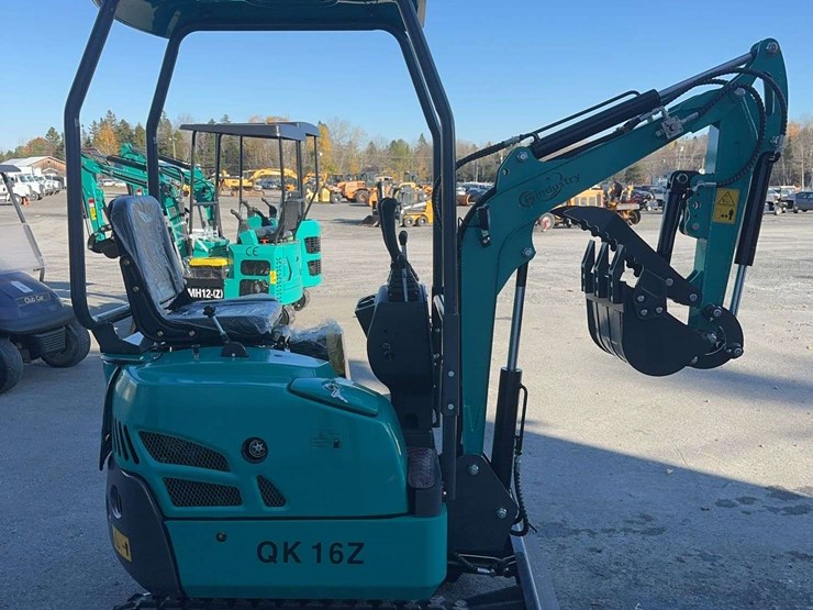 2025-cfg-qk16z-mini-excavator-image-4