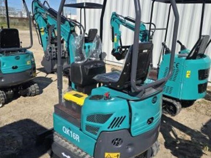cfg-mini-excavator-qk16r-w-hydraulic-thumb-image-4