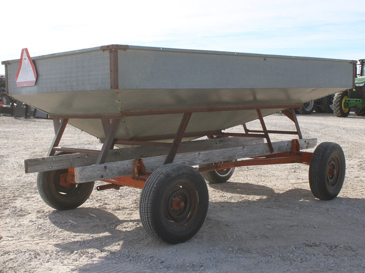 new-holland-180-image-5