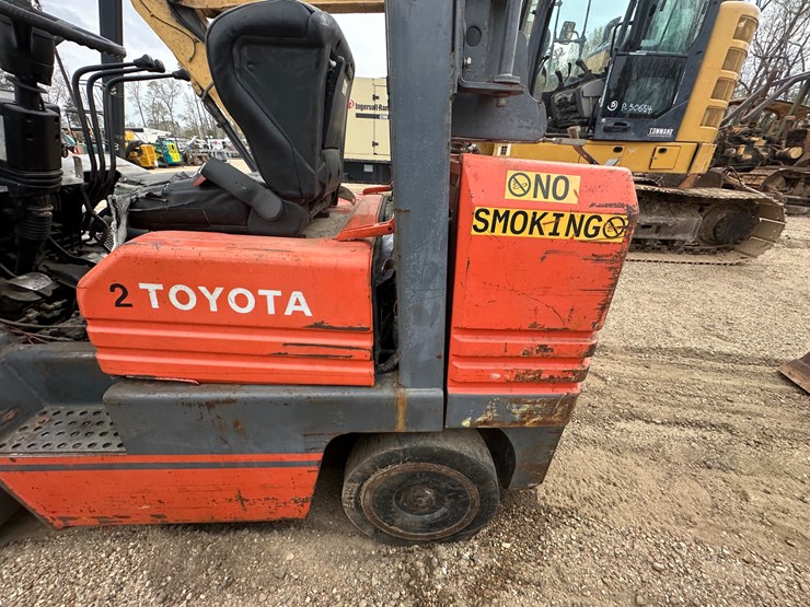 #2604-•-toyota-sgc30-forklift-|-parts/repairs-image-9
