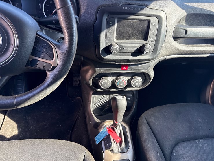 2017-jeep-renegade-image-25