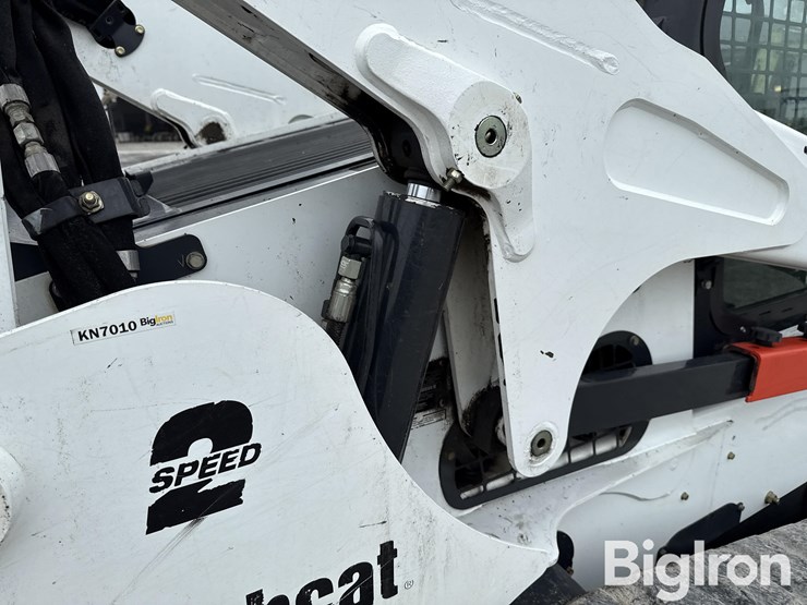 2017-bobcat-t870-image-10