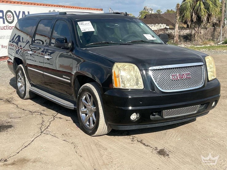 2011-gmc-yukon-xl-denali-image-2