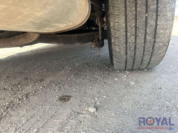 2017-ford-explorer-image-32