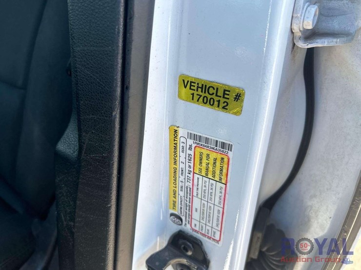 2017-ford-explorer-image-19